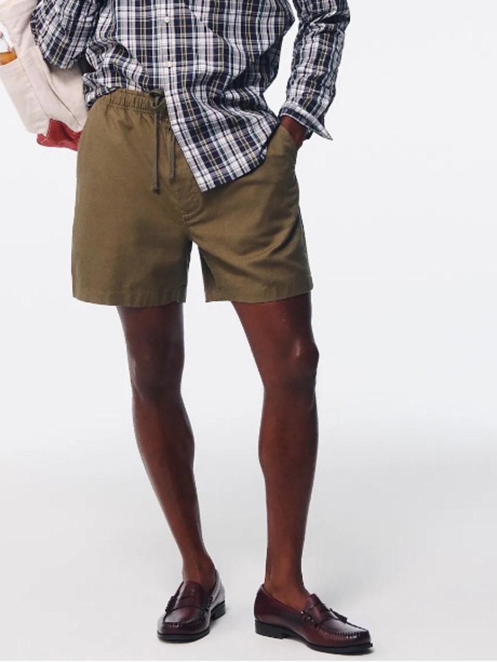 J crew rockwood olive 5.5'' Pier short in cotton-linen blend